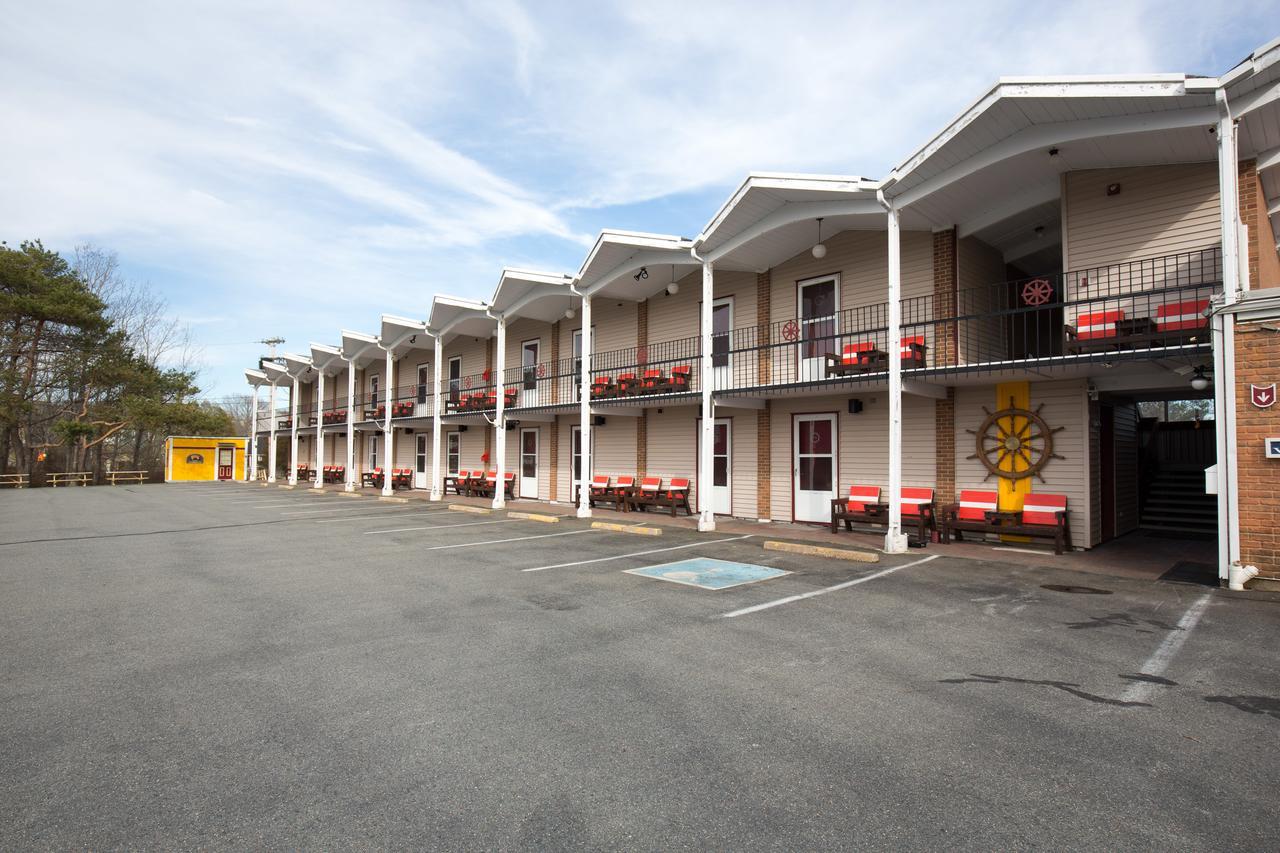 Wheelhouse Motel Lunenburg Esterno foto